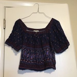 Forever 21. Top/blouse. Aldariver closet.